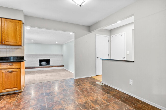 Building Photo - 273 Mc Kinley Dr