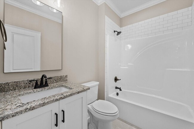 Building Photo - 565 River Oaks Ln