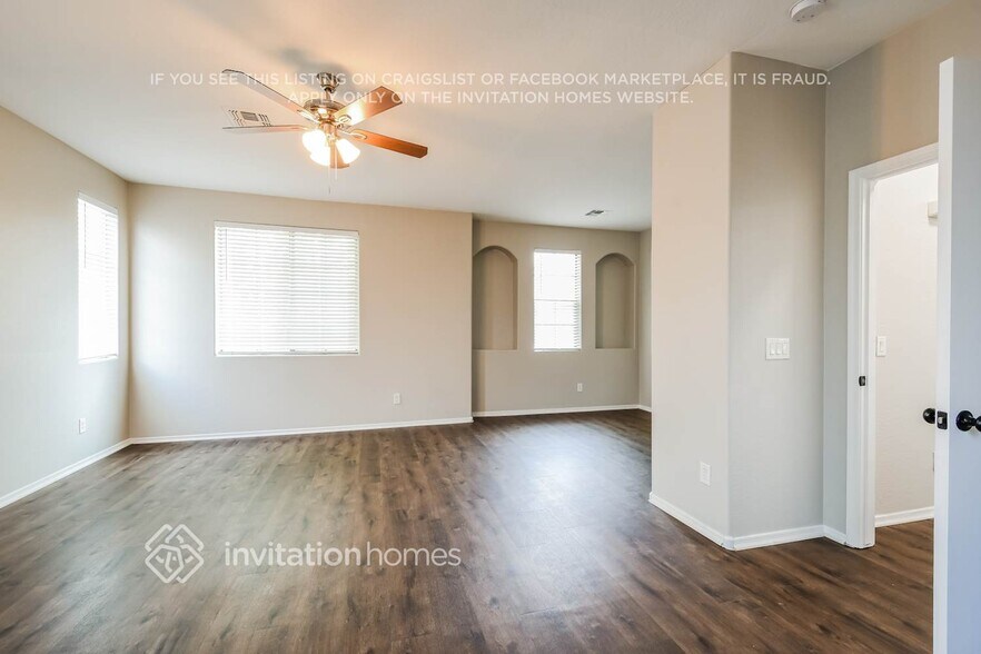 Building Photo - 2370 W Sleepy Ranch Rd