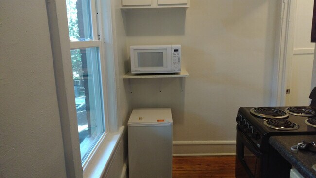 Building Photo - Ferdinand