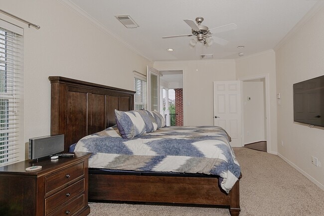 Building Photo - 79 History Row