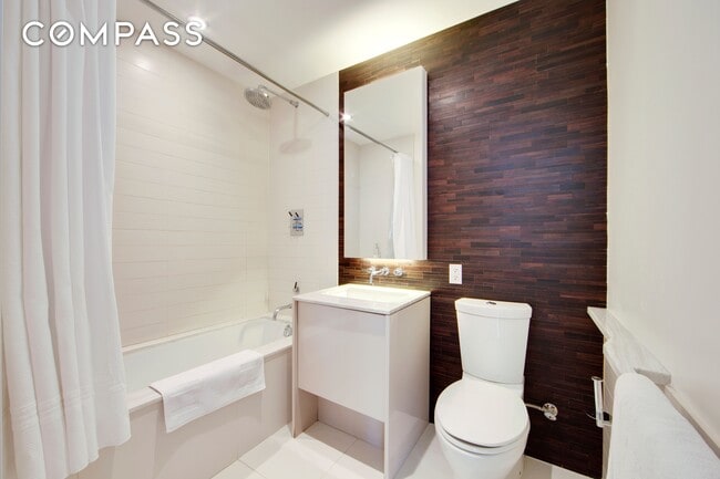 Building Photo - 2 N 5th St