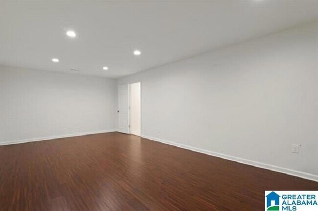 Building Photo - 2106 Montreat Pkwy