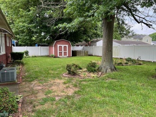 Building Photo - Bayview Community