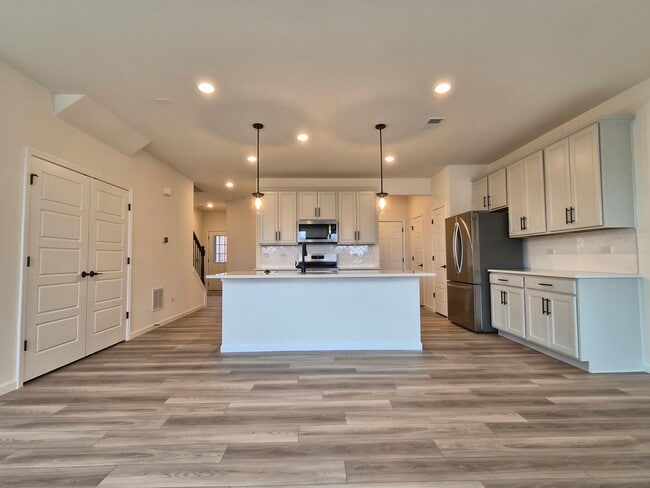 Building Photo - 24412 W Alexis Ln