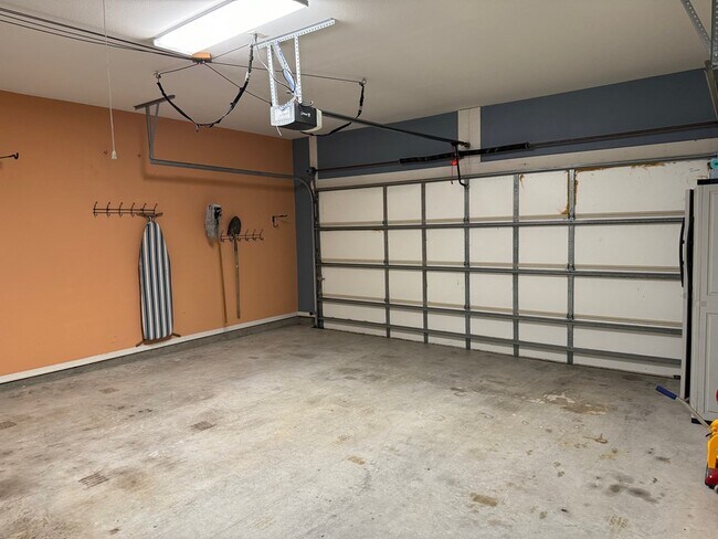 Building Photo - 5 Augusta Ct