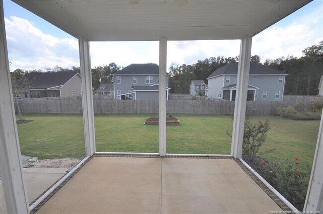 Building Photo - 84 Fairview St