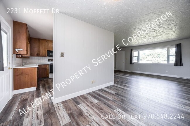 Building Photo - 2231 Moffett Dr
