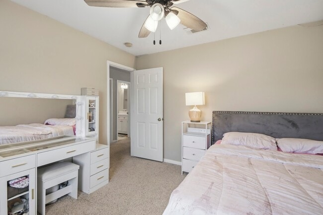 Building Photo - 25450 Barmby Dr