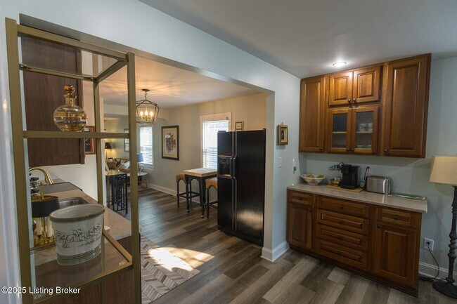 Building Photo - 720 Gheens Ave