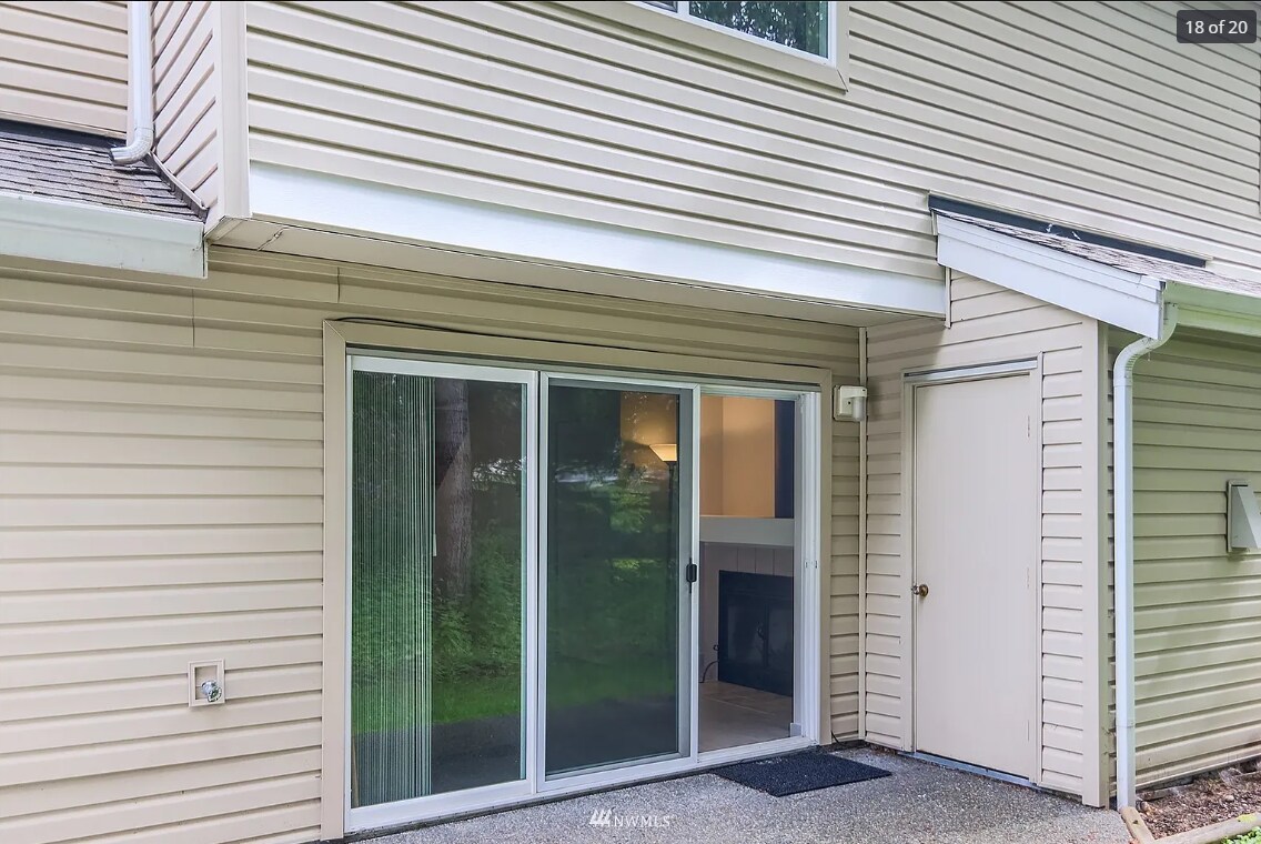 Building Photo - 2100 S 336th St