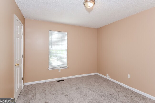 Building Photo - 3385 Slate Dr