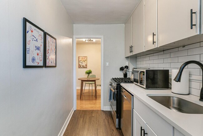 Building Photo - 1666 Detroit St