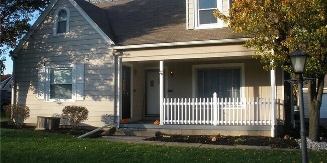 Primary Photo - 38-40 Beechwood Drive