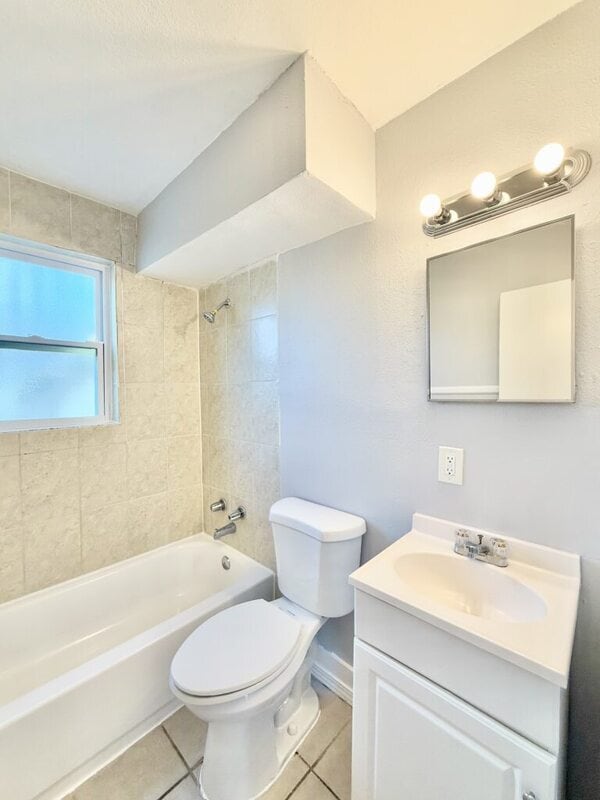 Building Photo - 1138 30th St S