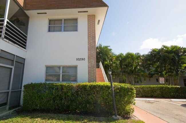 Building Photo - 10290 N Military Trl
