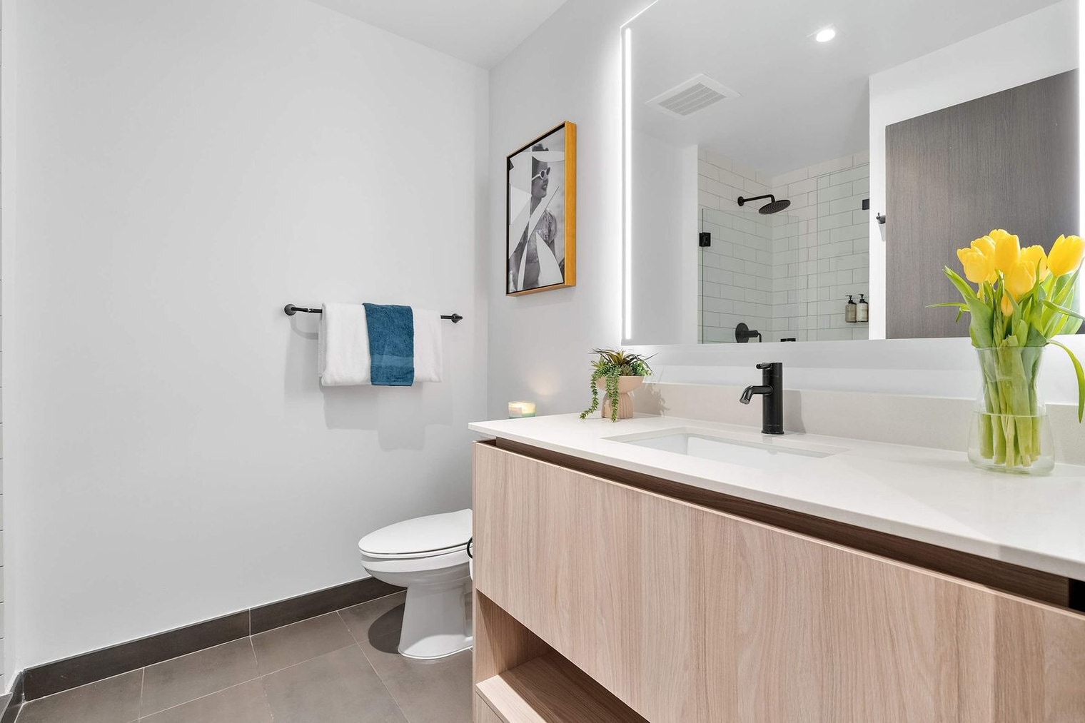 Building Photo - 398 NE 5th St