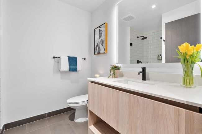 Building Photo - 398 NE 5th St