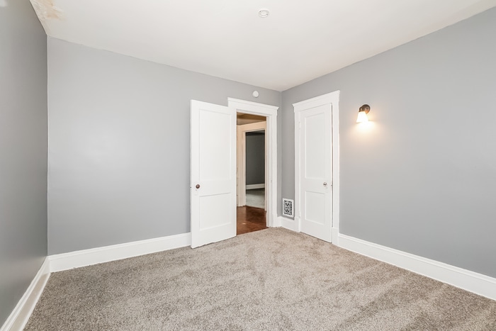 Building Photo - 1556 Dille Rd