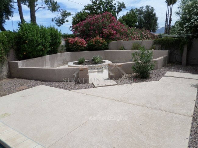 Building Photo - 6602 E Juniper Ave