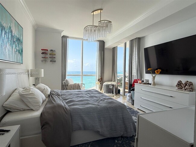 Building Photo - 18101 Collins Ave
