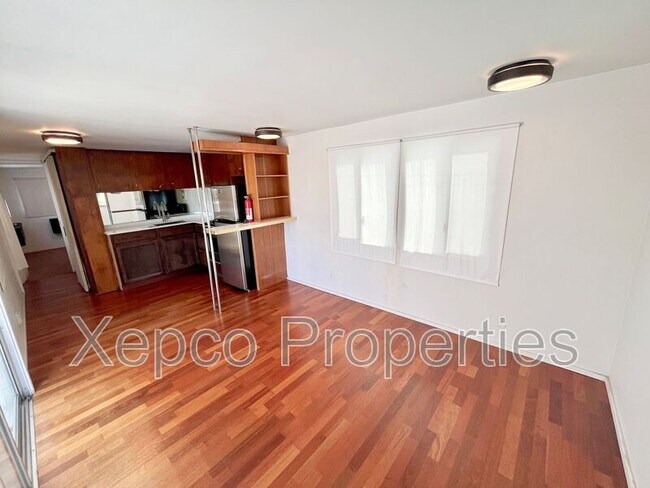 Building Photo - 134 Fondulac St