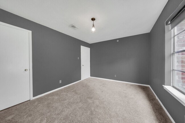 Building Photo - 14830 Keelby Dr