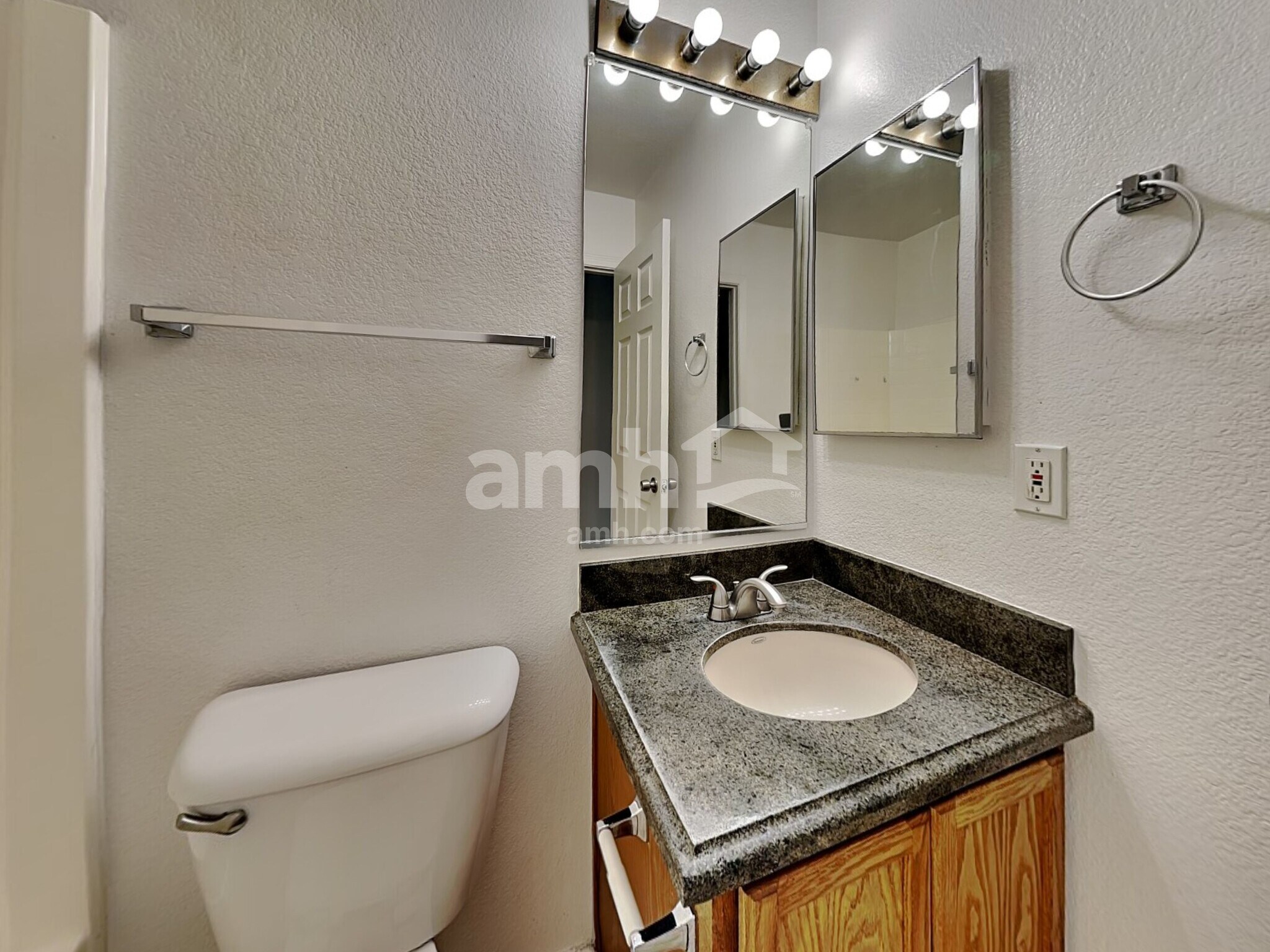 Building Photo - 15617 W Caribbean Ln