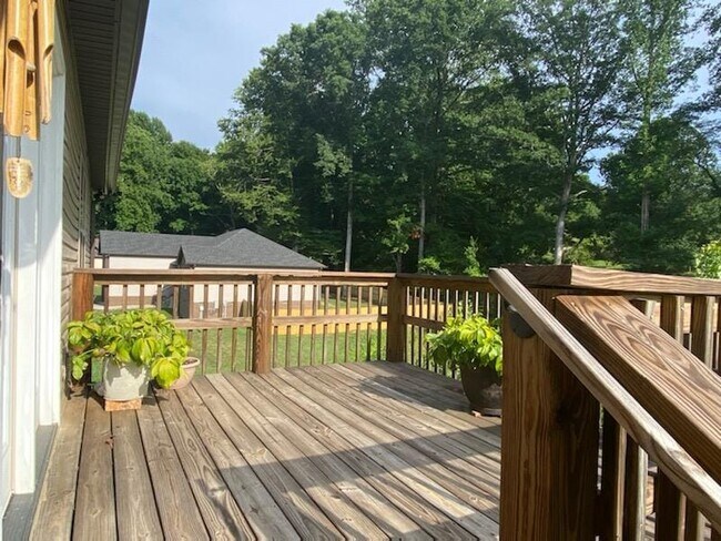 Building Photo - 1165 Bonnie Ln