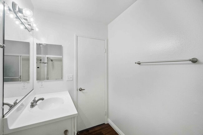 Building Photo - 3637 Glendon Ave