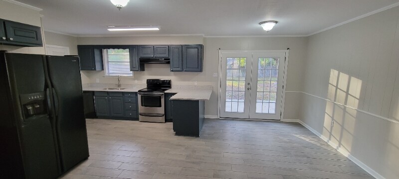 Building Photo - 858 Fountainbleau Dr