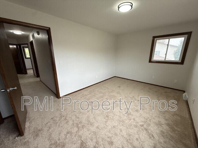Building Photo - 8150 S 88th St