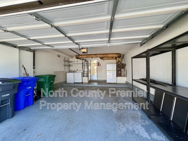 Building Photo - 2995 Lexington Cir