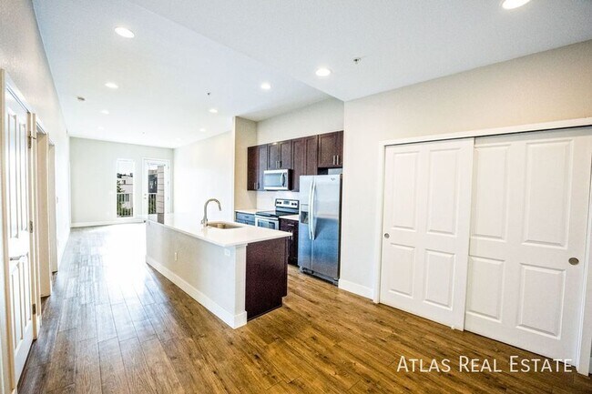 Primary Photo - 2905 W 25th Ave