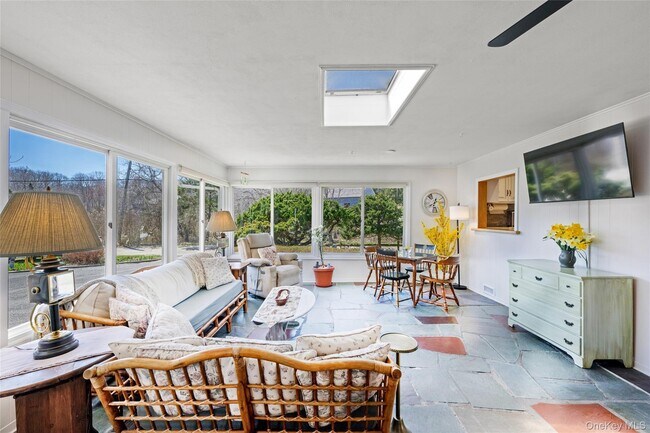 Building Photo - 1100 Huntington Blvd