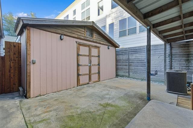 Building Photo - 1430 Hubert St