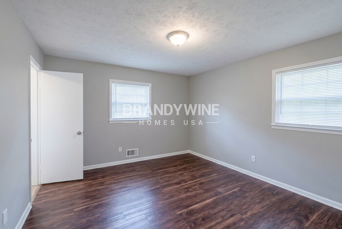 Building Photo - 3310 S Whisper Dr