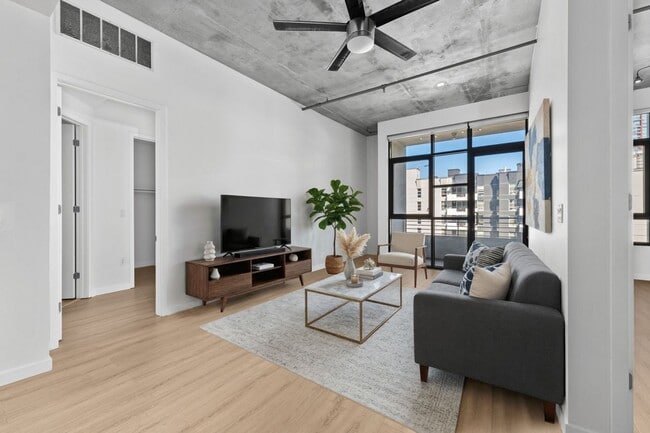 Building Photo - NEW FLOORS! Spacious 2 Bedroom 2 Bathroom ...