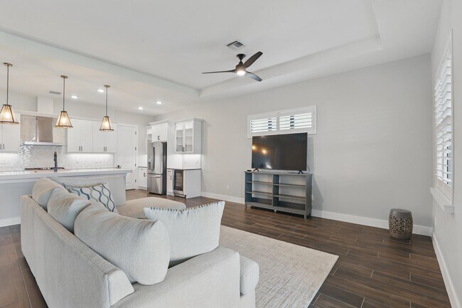 Building Photo - 5366 Santa Rosa Ln