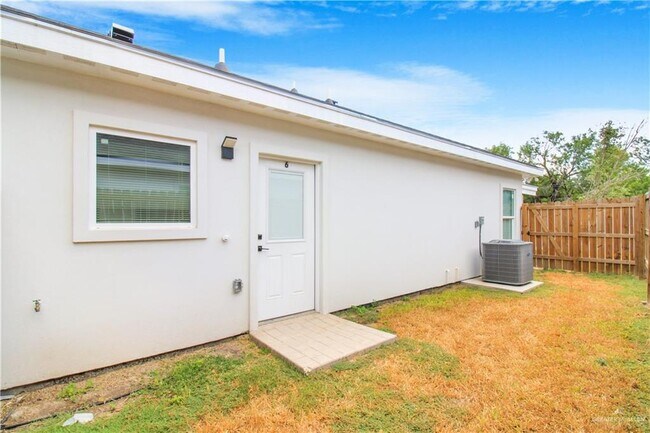 Building Photo - 14 N 36th St