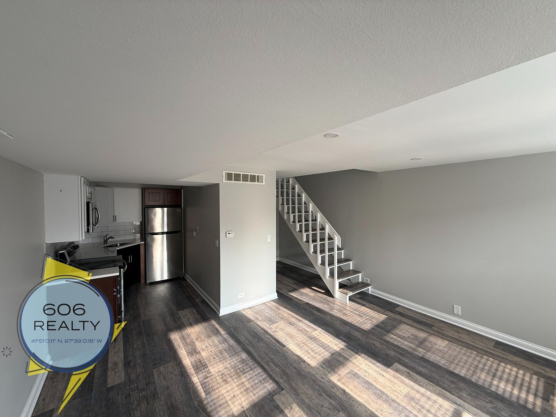 Building Photo - 744 W Gordon Terrace