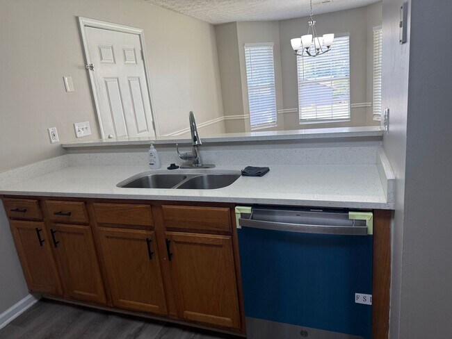 Building Photo - Immaculately Clean 3Bed/2Bath home for lease in Jonesboro