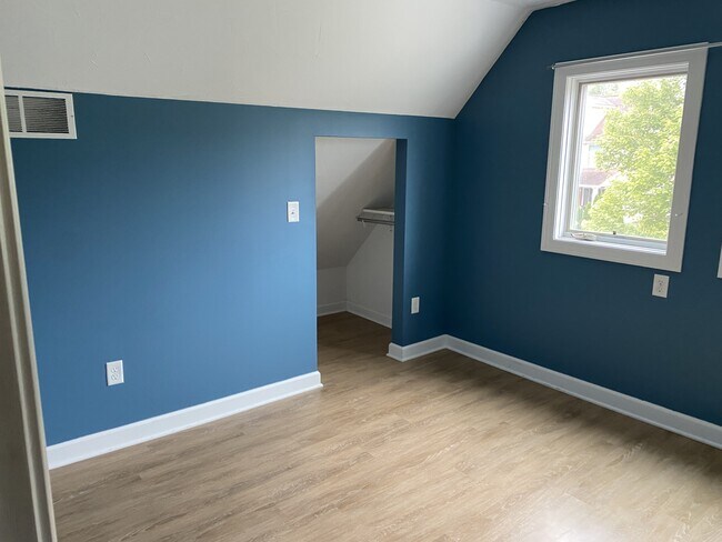 Building Photo - 444 College Ave