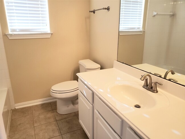 Building Photo - 2203 Winchester Lake