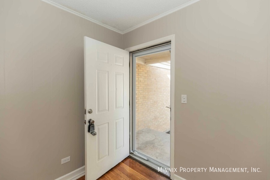 Building Photo - 3001 S Monroe St