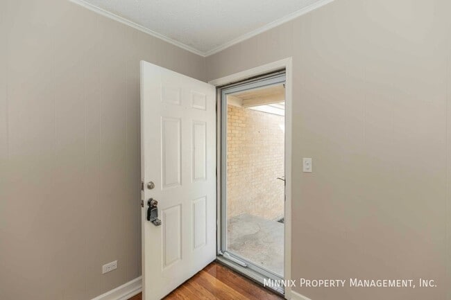 Building Photo - 3001 S Monroe St