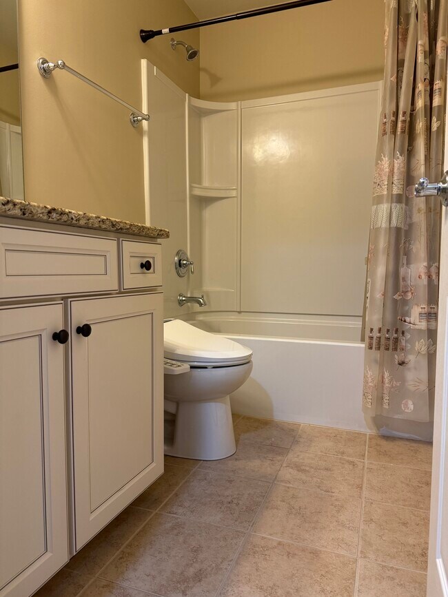2nd bathroom - 15656 Canmore St