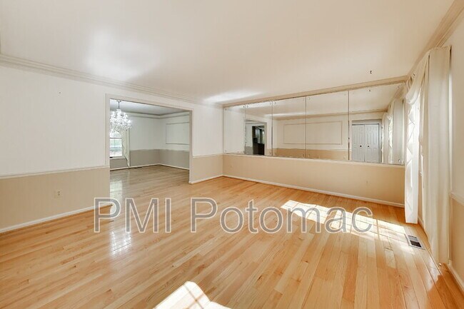 Building Photo - 14672 Brougham Way