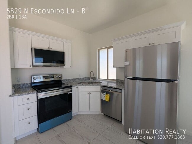 Building Photo - 5829 N Escondido Ln