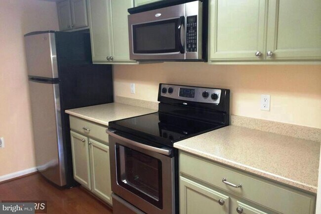 Building Photo - 14317 Runabout Ct